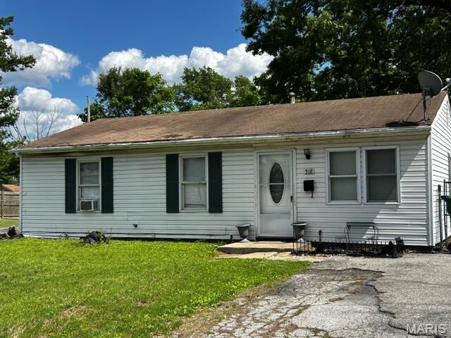 Property Photo:  518 Saint James Drive  IL 62206 