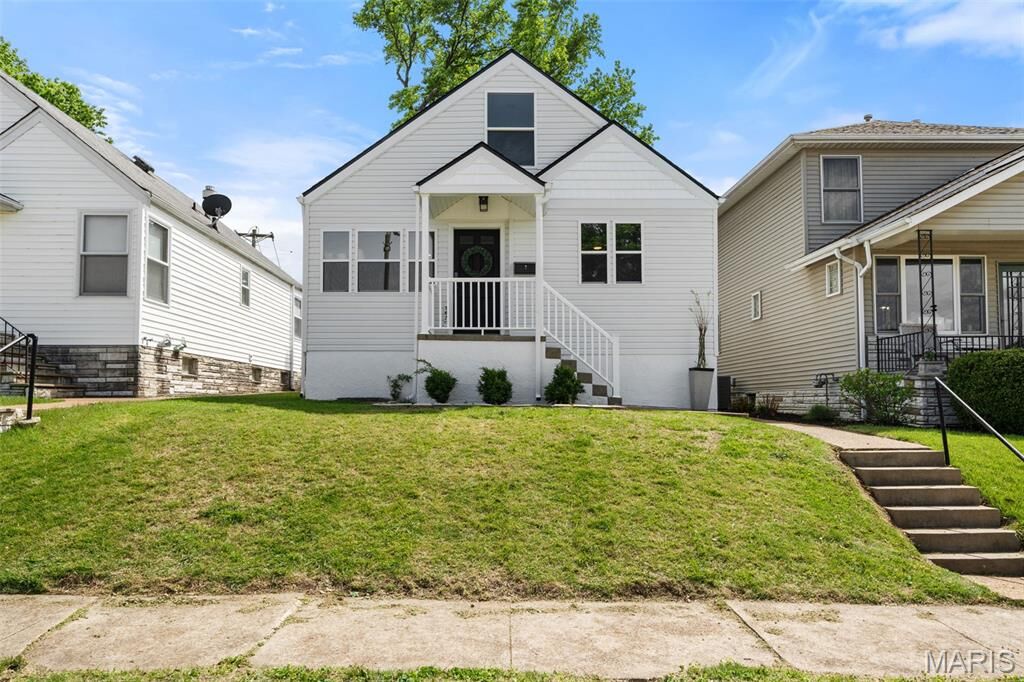 Property Photo:  5620 Bischoff Avenue  MO 63110 