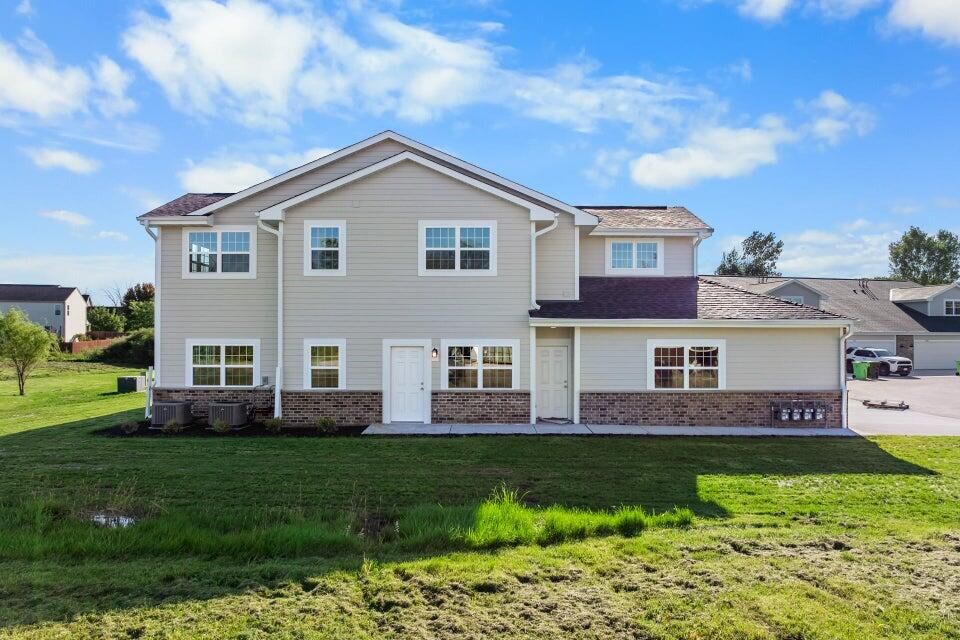 Property Photo:  465 Hillary Cir  WI 53038 
