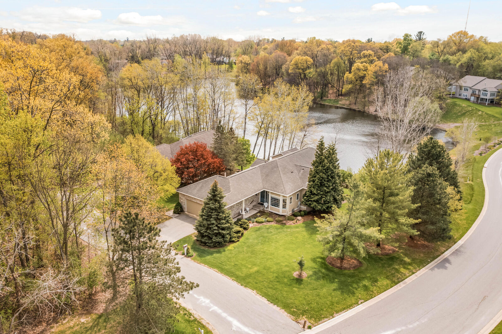Property Photo:  2166 Lamberton Creek Lane NE  MI 49505 