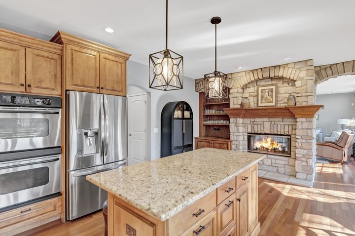 Property Photo:  710 Reserve Court  IL 60177 