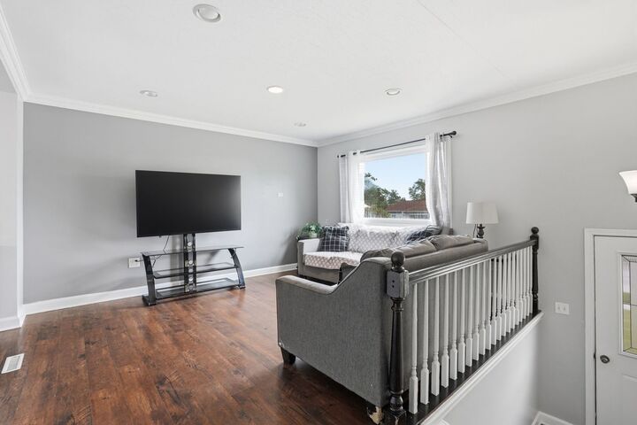Property Photo:  420 Healy Avenue  IL 60446 