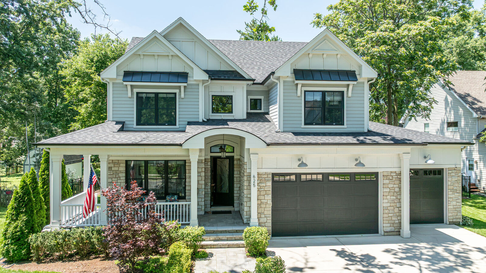 Property Photo: 625 N Loomis Street IL 60563
