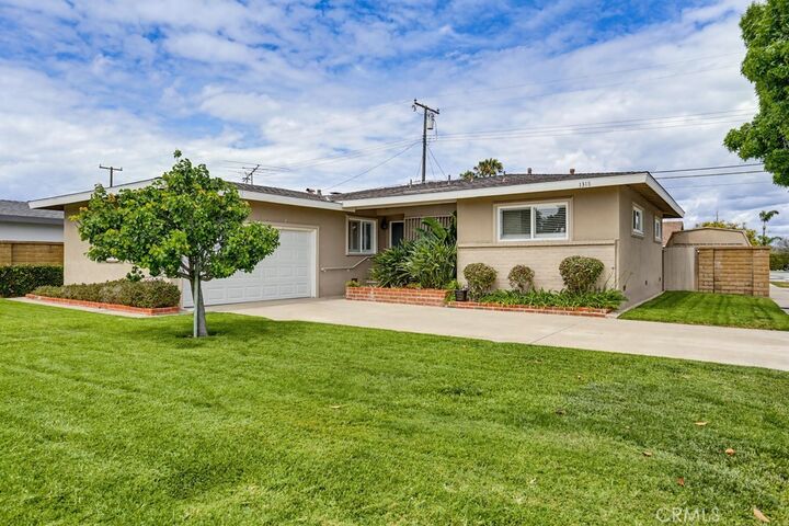 Property Photo:  1318 Watson  CA 92626 