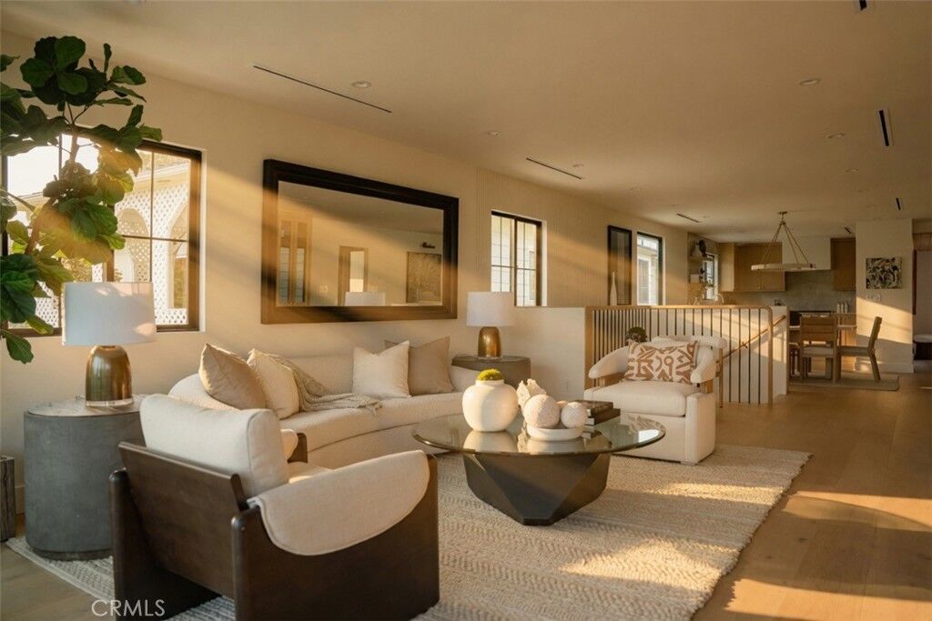 Property Photo:  13817 Valley Vista Blvd  CA 91423 