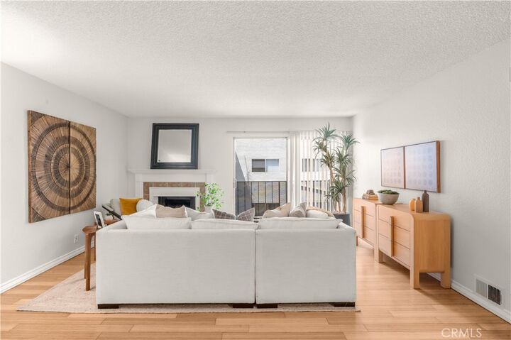 Property Photo:  1919 E Beverly 205  CA 90802 