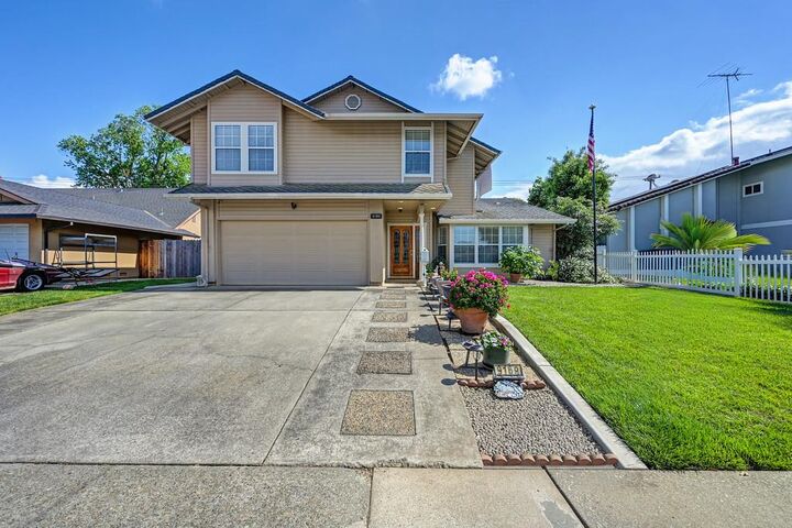 Property Photo:  9168 Starina Way  CA 95826 
