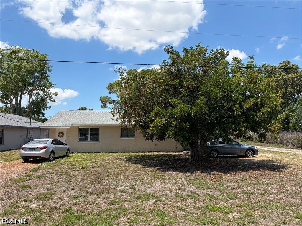 Property Photo:  2175 Twin Brooks Road  FL 33917 