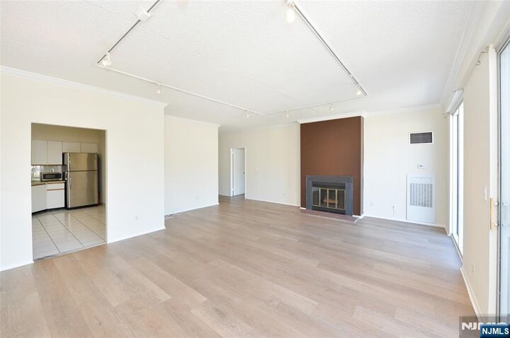 Property Photo:  1077 River Ph6  NJ 07020 