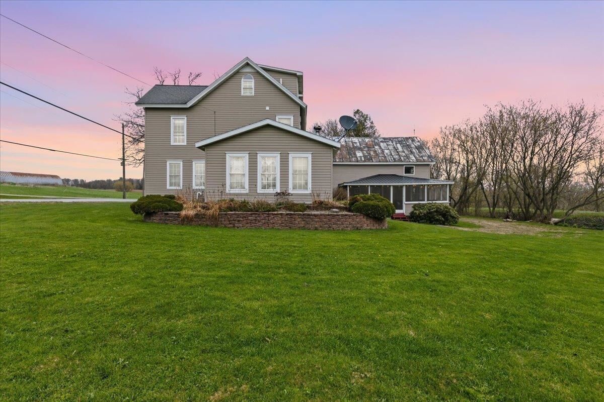 Property Photo:  6852 Vt Rte 105  VT 05483 