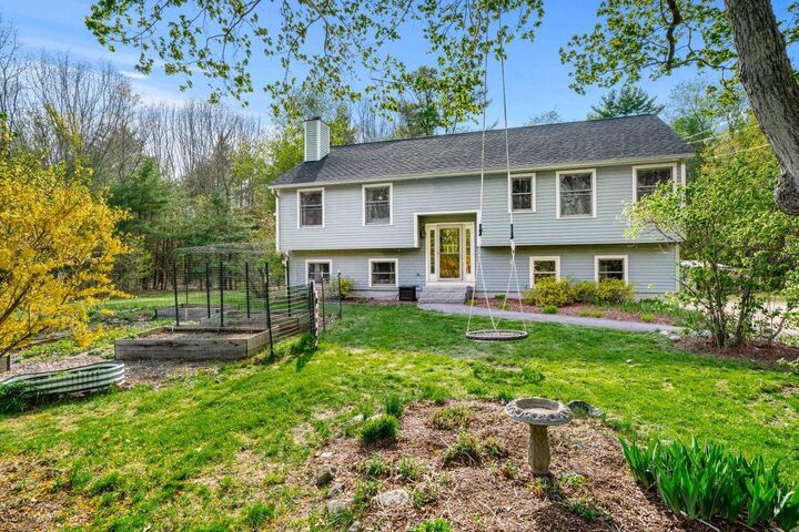 Property Photo:  5 Ben Farnsworth Road  NH 03033 