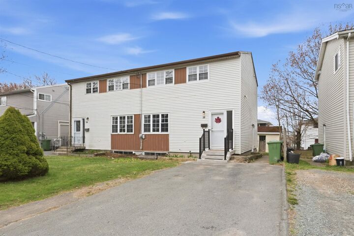 Property Photo:  18 Roblea Drive  NS B2W 1Y7 