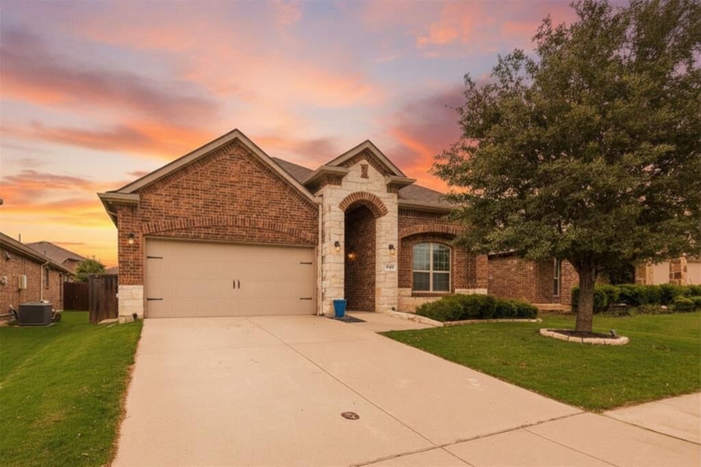 Property Photo:  1305 Cheyenne Drive  TX 76227 