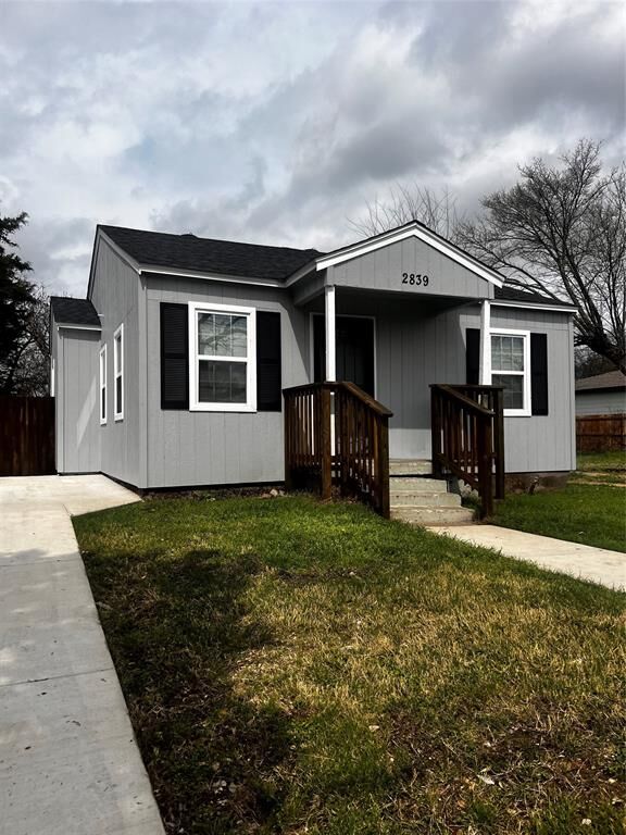 Property Photo:  2839 E Overton Road  TX 75216 