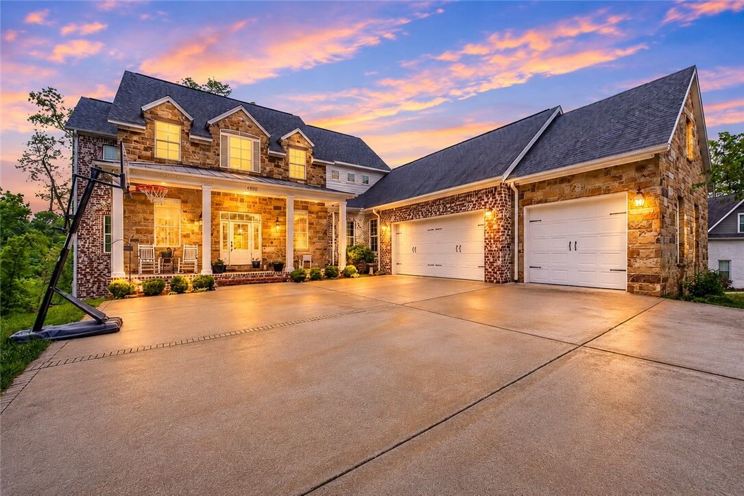 Property Photo: 1507 Fontaine Court AR 72719