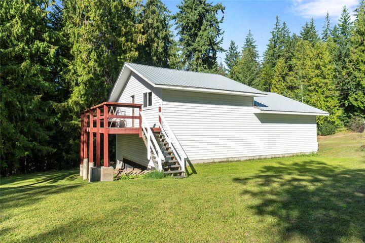Property Photo: 6803 Magna Bay Drive BC V0E 1M7