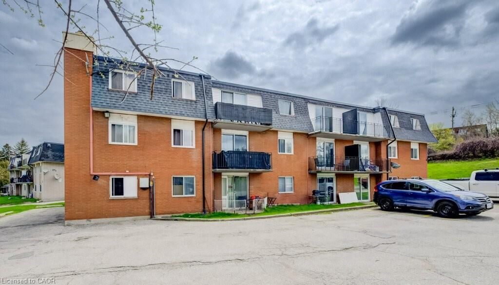 Property Photo:  267 Clyde Road 14  ON N3H 1C4 