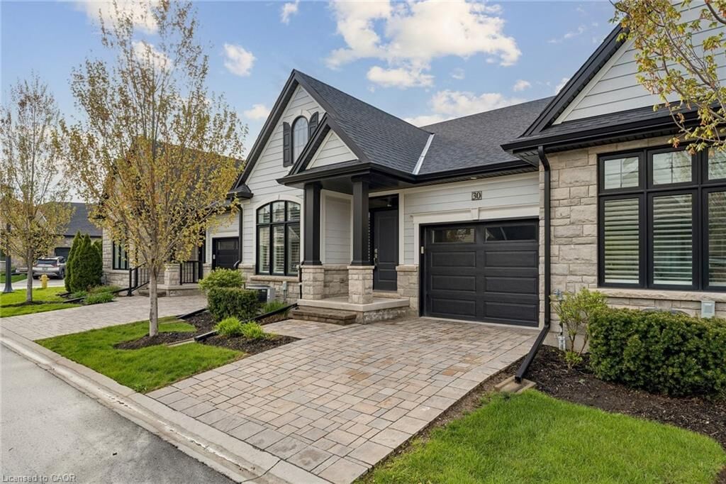 Property Photo:  525 Niagara St Pkg Street  ON L2M 0C5 