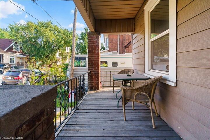 Property Photo:  219 Avondale Street  ON L8L 7C4 