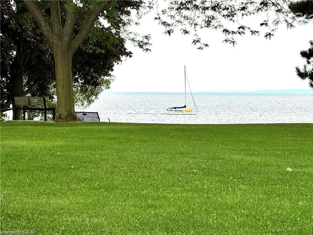 Property Photo: 5250 Lakeshore Road 1708 ON L7L 5L2