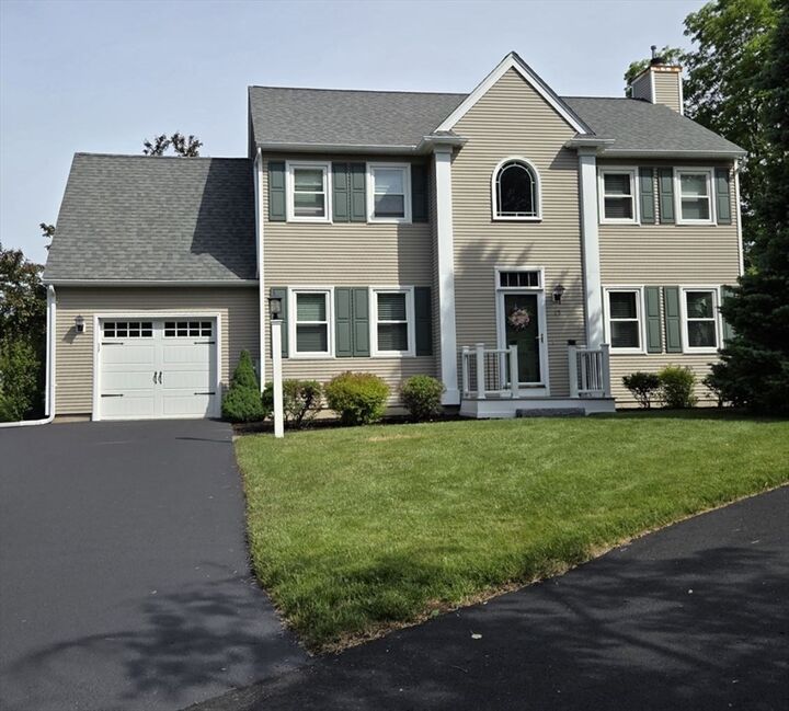 Property Photo: 15 Beechwood Dr MA 01832