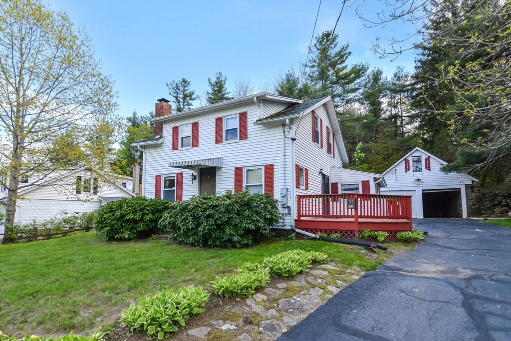 Property Photo:  727 Pleasant St  MA 01612 