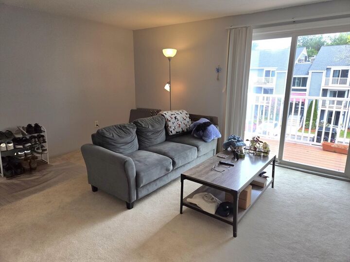 Property Photo:  1 Post Oak Ln 21  MA 01760 