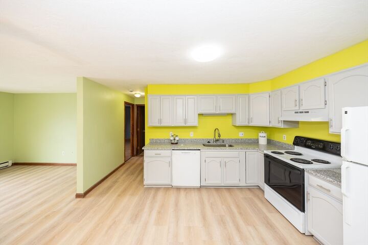 Property Photo:  15 Houghton St 9  MA 01604 