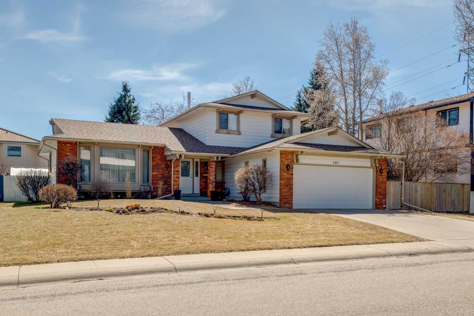 Property Photo:  107 Valhalla Crescent NW  AB T3A 1Z7 