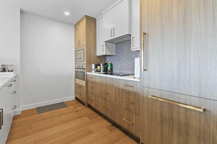 Property Photo:  102 Scenic Drive N 536  AB T1H 5L9 