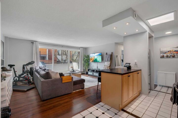 903 19 Avenue SW 307 — photo 1