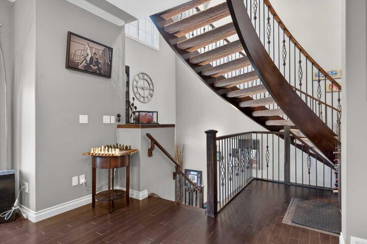 Property Photo:  9050 14 Avenue SW  AB T3H 0R2 