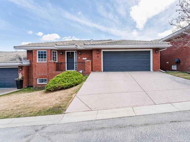 Property Photo:  8 Prominence Path SW  AB T3H 2W7 