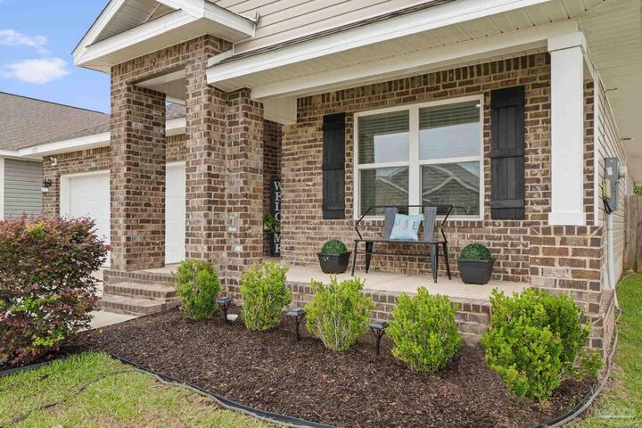 Property Photo:  5777 Guinevere Ln  FL 32583 