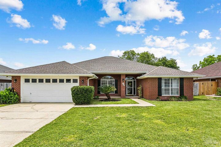 Property Photo:  2298 Heritage Cir  FL 32566 
