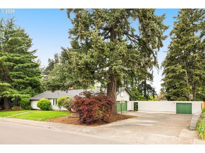 Property Photo:  2921 SE Brian St  OR 97123 