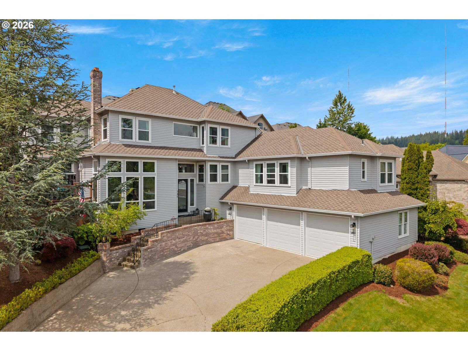Property Photo:  745 SW 67th Pl  OR 97225 