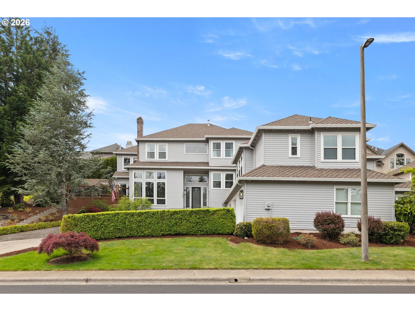 Property Photo:  745 SW 67th Pl  OR 97225 