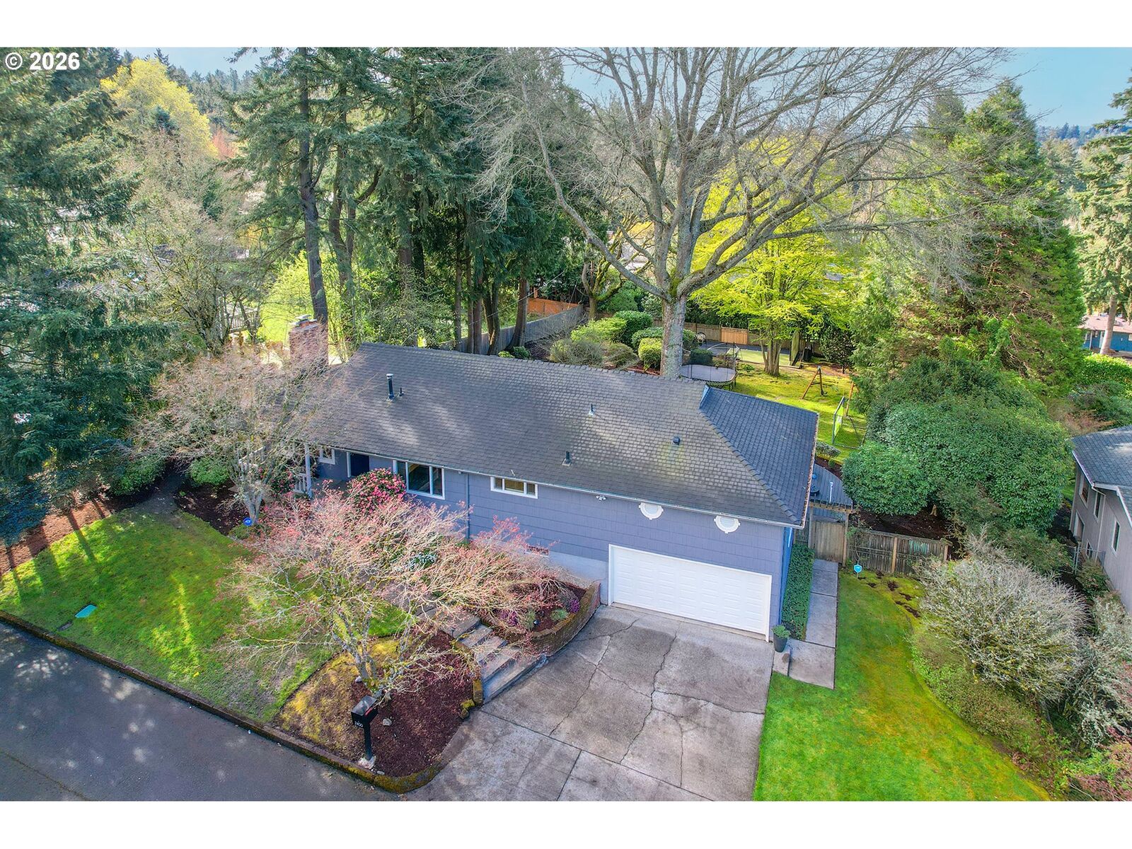 Property Photo:  2400 SW Richardson St  OR 97239 