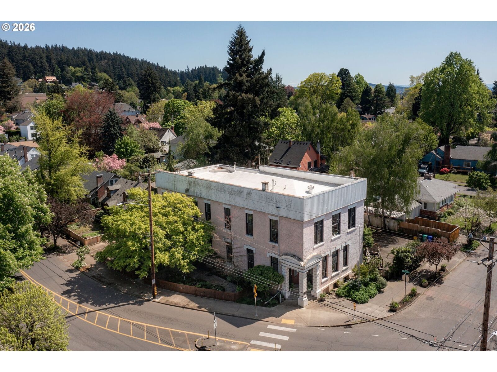Property Photo:  5500 SE Belmont St  OR 97215 