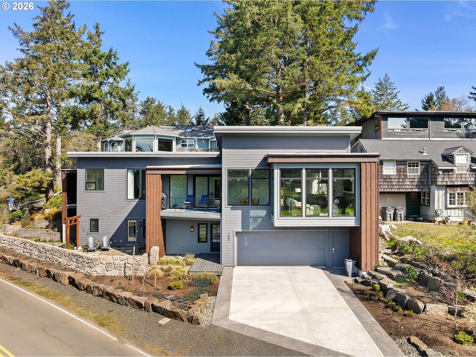 Property Photo:  280 E 5th Ave  OR 97110 