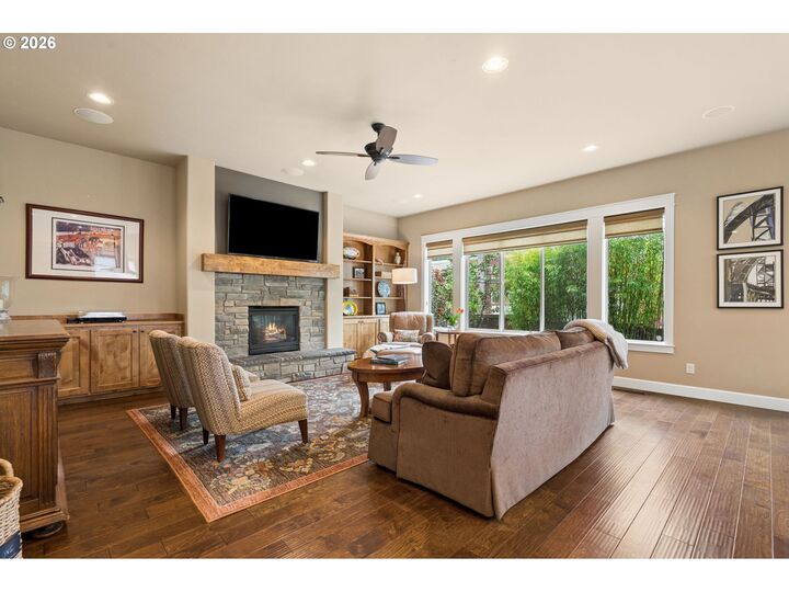 Property Photo: 9830 NW Wayne Ln OR 97229