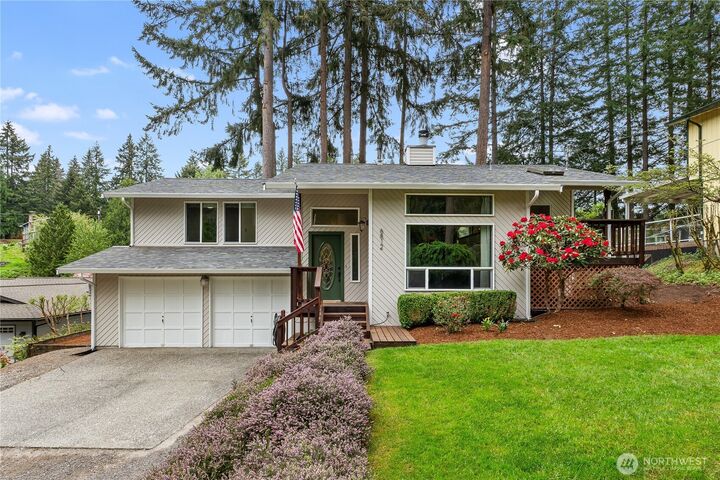 Property Photo:  6812  185th Avenue E  WA 98391 