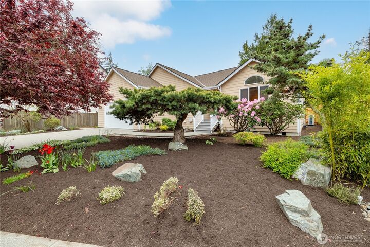 Property Photo:  2020  Meadows Lane  WA 98221 