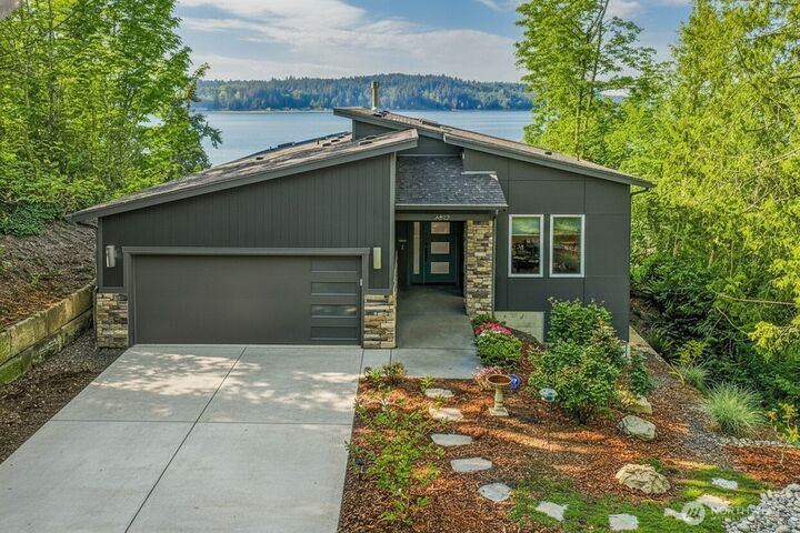 Property Photo:  4652 E Hillcrest Drive  WA 98366 