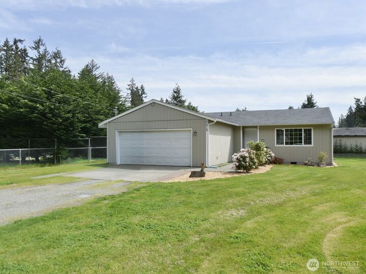 Property Photo:  25515  50th Avenue E  WA 98338 