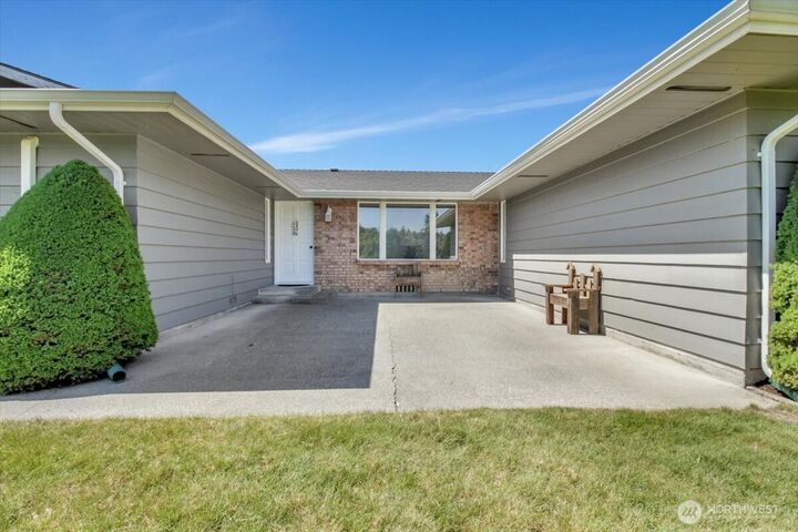 Property Photo: 21704 88th Drive NE WA 98223