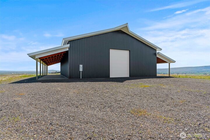 Property Photo: 920 Sundance Lane WA 98926