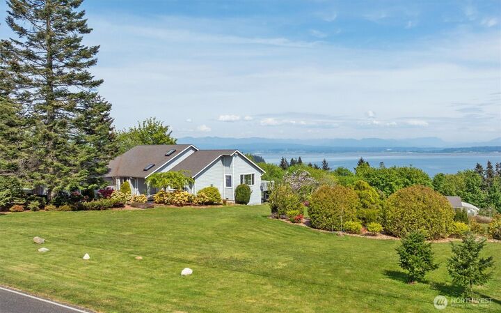 Property Photo:  827  Michael Way  WA 98282 