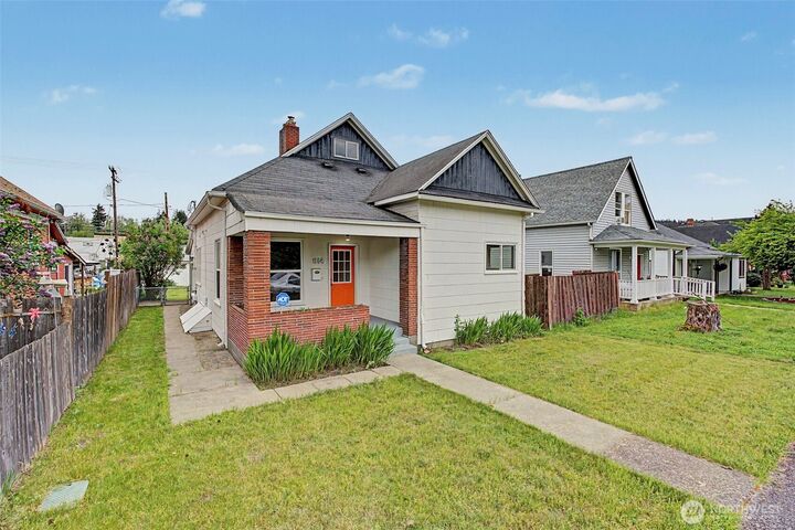 Property Photo:  614 N Pearl Street  WA 98531 
